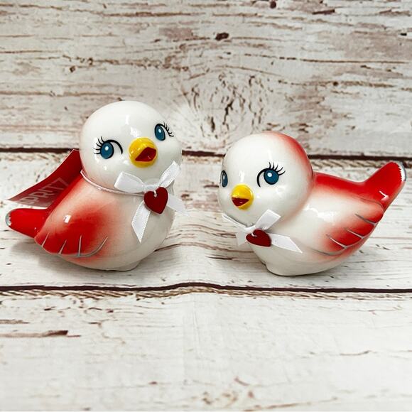 TARGET Valentines Day Retro Red and White Ceramic Love Birds Chicks - Picture 1 of 4